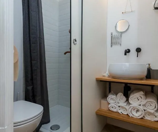 Little Tower With Terrace By Locap Group Hiša za goste 4*